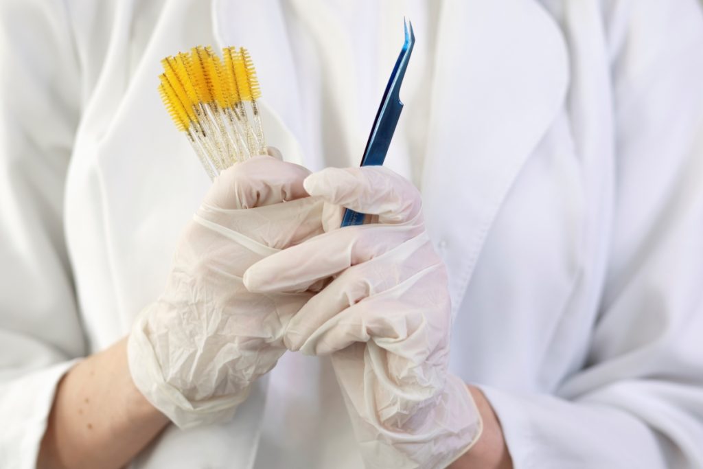 Escovas-técnicas-apoiam-a-higiene-no-setor-farmacêutico--