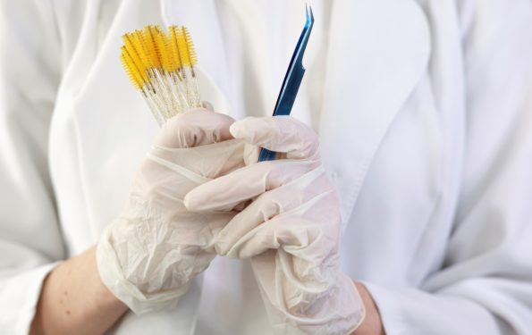 Escovas-técnicas-apoiam-a-higiene-no-setor-farmacêutico--